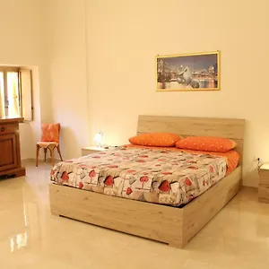 https://house-adrian.hotels-amalfi.com